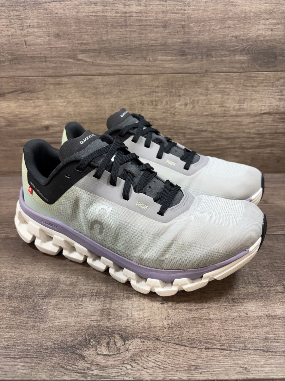 On CloudFlow 4 Running Shoes Athletic Sneakers Cloud Fade Wisteria Womens Size 7